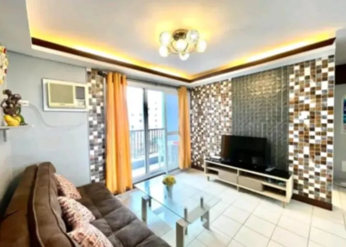 2br Condo, Near Airport Apartment *